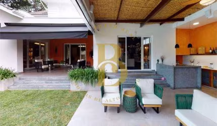 Casa com 850 m², 5 quartos sendo 3 suítes à venda no bairro Santo Amaro.