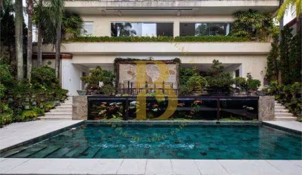 Casa com 560 m², 5 quartos sendo 5 suítes à venda no bairro Jardim Cordeiro.