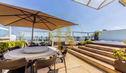 Cobertura duplex de  307 m², 5 suítes, 5 vagas próximo Arena Sport Club Ibirapuera