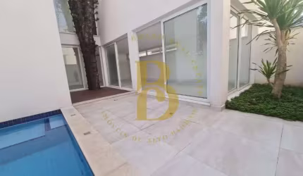 Casa com linda vista em condomínio fechado no Alto da Boa Vista.