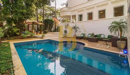 Linda casa com piscina privativa em condomínio fechado, localizado na Chácara Flora.