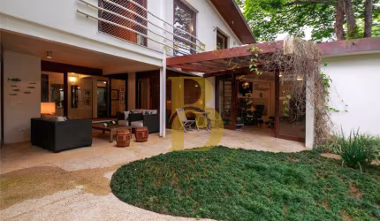 Casa espetacular, com espaço gourmet e piscina, localizada no Alto da Boa Vista.