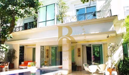 Casa de condomínio com 552 m², 4 quartos sendo 4 suítes à venda no bairro Alto da Boa Vista.
