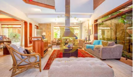 Casa com 439 m², 4 quartos sendo 4 suítes à venda no bairro Alto de Pinheiros.
