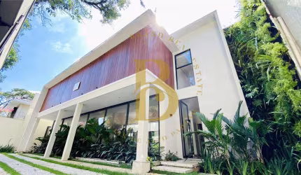Casa com 600 m², 4 quartos sendo 4 suítes à venda no bairro Jardim Paulistano.