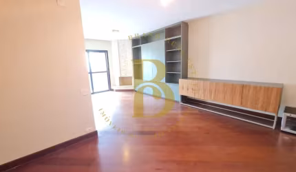 Excelente apartamento, em andar alto, localizado na Vila Nova Conceição.