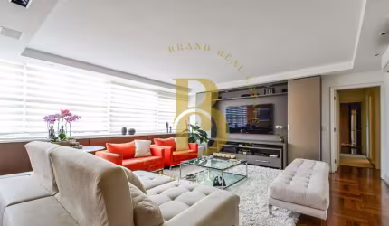 Apartamento reformado  com 178 m² no bairro do Itaim!