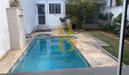 Casa com 300 m², 3 quartos sendo 3 suítes à venda no bairro Planalto Paulista.