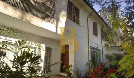 Casa com 190 m², 4 quartos sendo 2 suítes à venda no bairro Moema, minutos do PARQUE IBIRAPUERA