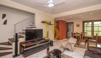 Charmosa casa em condomínio fechado, localizada no Alto da Boa Vista