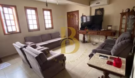 Sobrado com 500 m², 4 quartos sendo 2 suítes 5 vagas 2 ediculas à venda no bairro Vila Cordeiro proximo metrô Brooklin