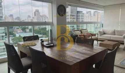 Apartamento com 210 m², 3 quartos sendo 3 suítes à venda no bairro Vila Olímpia.