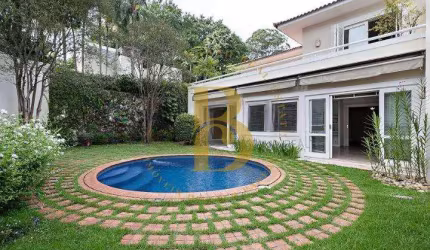 Casa reformada à venda no bairro Cidade Jardim! com 485 m², 4 quartos sendo 2 suítes, 5 vagas de garagem.