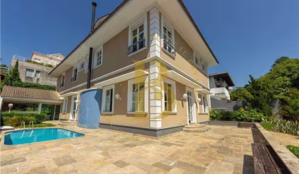 Casa com 700 m², 4 quartos sendo 2 suítes à venda no bairro Jardim Guedala.