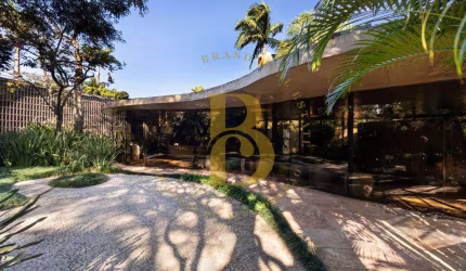 Casa com 670 m², 5 quartos sendo 5 suítes à venda no bairro Alto de Pinheiros.