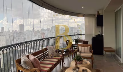 Apartamento em andar alto, localizado no Jardim Paulista.