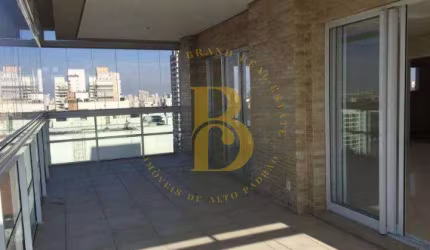 Apartamento à venda em Moema andar alto rua tranquila e arborizada!
