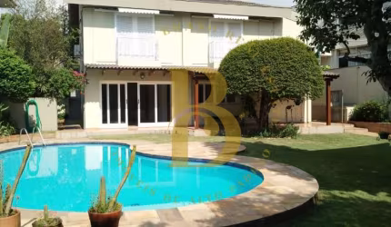 Casa com 650 m², 5 quartos sendo 4 suítes à venda no bairro Lapa.