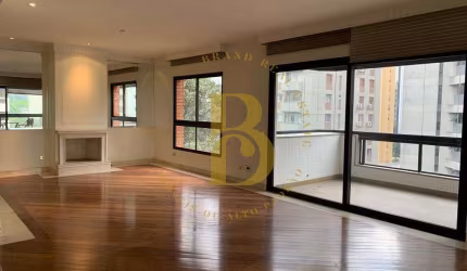 Apartamento com 330 m², 4 quartos sendo 4 suítes à venda no bairro Moema.