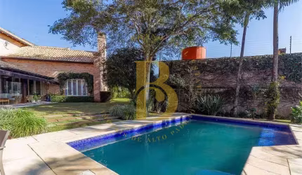 Casa com 1100 m², 4 quartos sendo 4 suítes à venda no bairro Cidade Jardim.