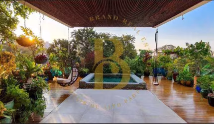 Casa Exclusiva de 700m² no Alto de Pinheiros: Conectividade com a Natureza e Sofisticação