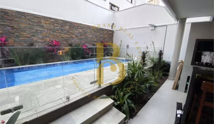 Casa com 300 m², 5 quartos sendo 5 suítes à venda no bairro Indianópolis.