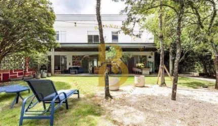 Casa com 780 m², 6 quartos sendo 2 suítes à venda no bairro Jardim America.