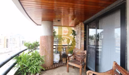 Apartamento com 220 m², 4 quartos sendo 2 suítes à venda no bairro Moema.