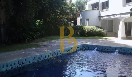 Casa com 850 m², 5 quartos sendo 3 suítes à venda no bairro Jardim America.