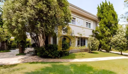 Casa com 630 m², 5 quartos sendo 4 suítes à venda no bairro Jardim Paulista.