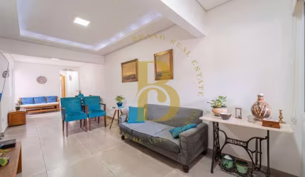 Casa com 247m², 4 dormitórios e 4 vagas – Ao lado da ESPM e metrô Vila Mariana
