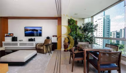 Apartamento com 377 m², 4 quartos sendo 4 suítes à venda no bairro Alto de Pinheiros.