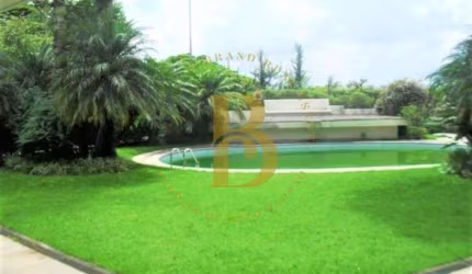 Casa com 889 m², 5 quartos sendo 5 suítes à venda no bairro Jardim Guedala.