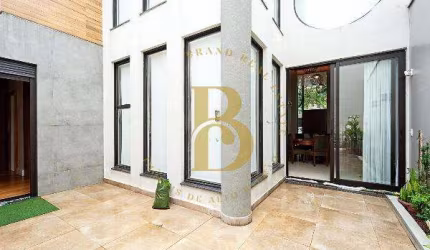 Casa com 215 m², 3 quartos sendo 2 suítes à venda no bairro Vila Nova Conceição.
