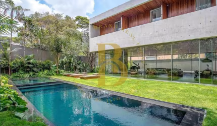 Casa de condomínio com 916.0 m², à venda no bairro Alto de Pinheiros.