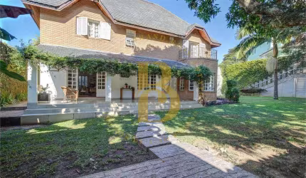 Casa com 500 m², 3 quartos sendo 3 suítes à venda no bairro Chácara Monte Alegre.