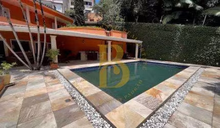 Casa de vila com 842 m², 6 quartos sendo 6 suítes à venda no bairro Panamby.
