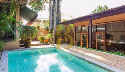 Casa com 361 m², 3 quartos sendo 3 suítes à venda no bairro Jardim Guedala.