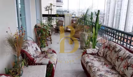 Apartamento com 220 m², 4 quartos sendo 3 suítes à venda no bairro Campo Belo.