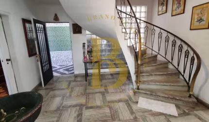 Casa com 370 m², 4 quartos sendo 3 suítes à venda no bairro Jardim Paulista.
