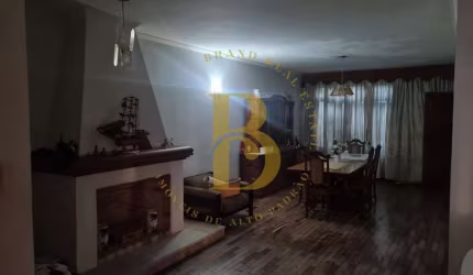 Casa com 320 m², 8 quartos sendo 4 suítes à venda no bairro Planalto Paulista.