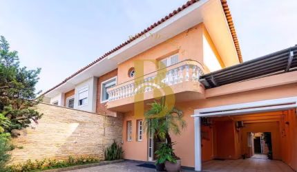 Casa espaçosa, próximo ao shopping Iguatemi.