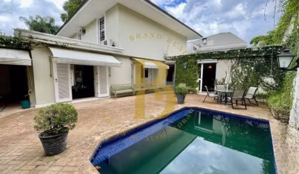 Casa com 400 m², 4 quartos sendo 2 suítes à venda no bairro Cidade Jardim.