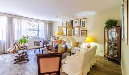 Apartamento com 355 m², 4 quartos sendo 4 suítes à venda no bairro Higienópolis.