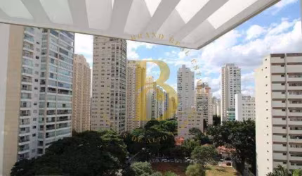 Apartamento com 260 m², 4 quartos sendo 2 suítes à venda no bairro Campo Belo.