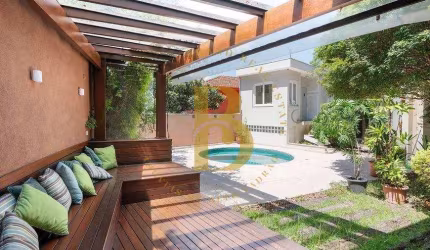Casa com 345 m², 4 quartos sendo 3 suítes à venda no bairro Alto de Pinheiros.