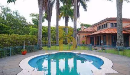 Casa com 915 m², 4 quartos sendo 4 suítes à venda no bairro Real Parque.