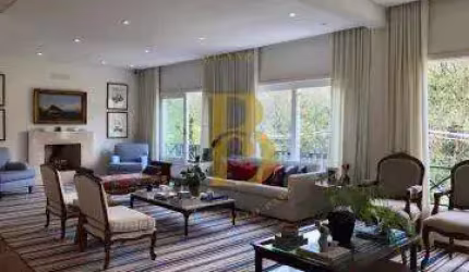 Casa de condomínio com 395 m², 3 quartos sendo 3 suítes à venda no bairro Morumbi.