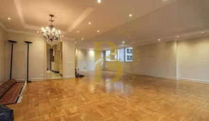 Apartamento com 236.0 m², à venda no bairro Cerqueira César.