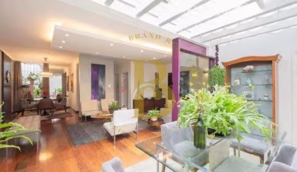 Casa com 320 m², 3 quartos sendo 2 suítes à venda no bairro Morumbi.